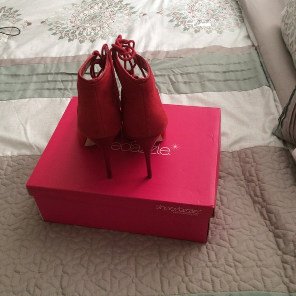 Red bootie heels - Picture 4 of 8